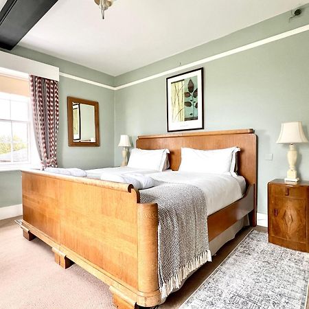 Colthrop Manor B&B Татчъм Екстериор снимка