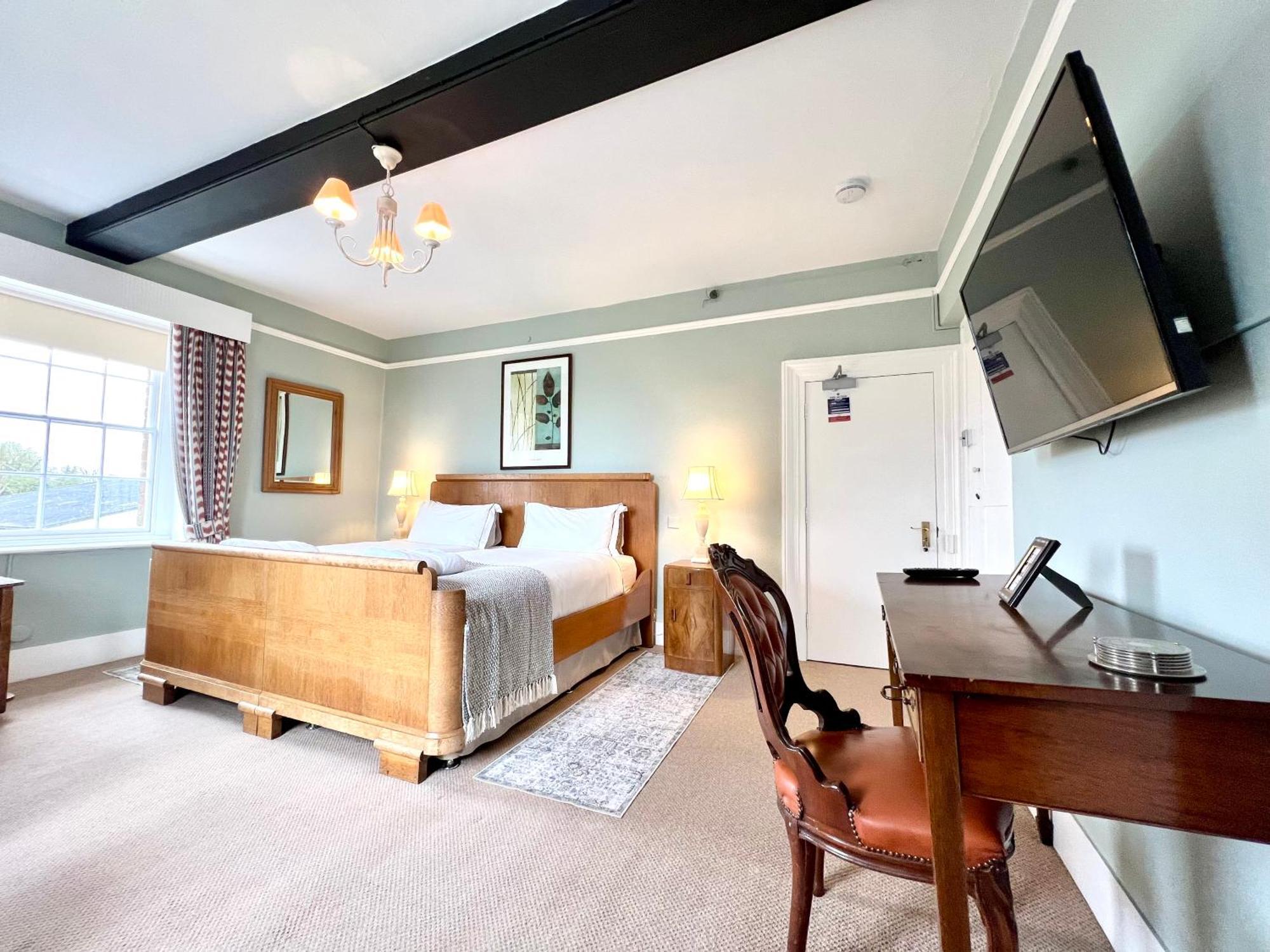 Colthrop Manor B&B Татчъм Екстериор снимка