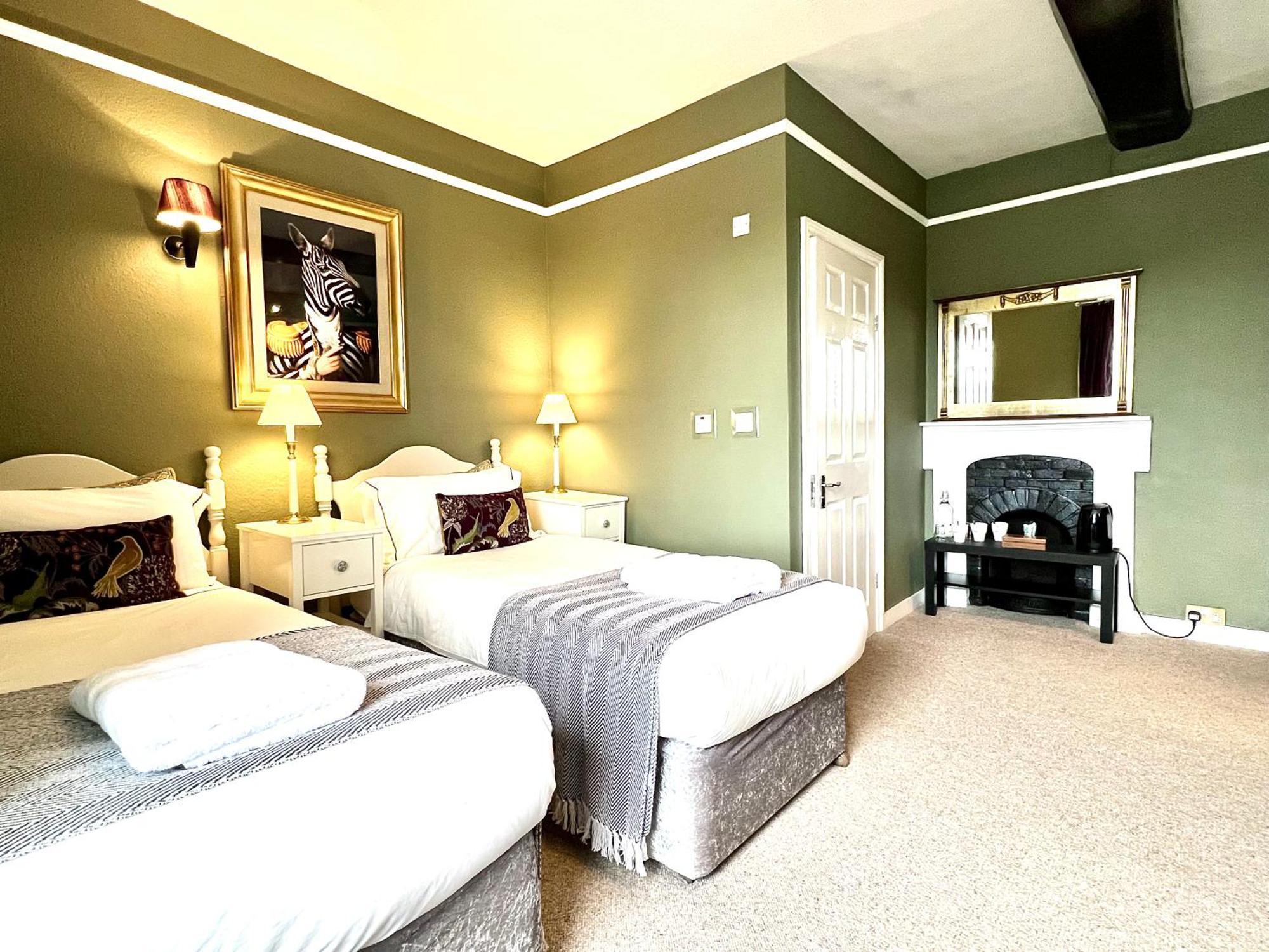 Colthrop Manor B&B Татчъм Екстериор снимка