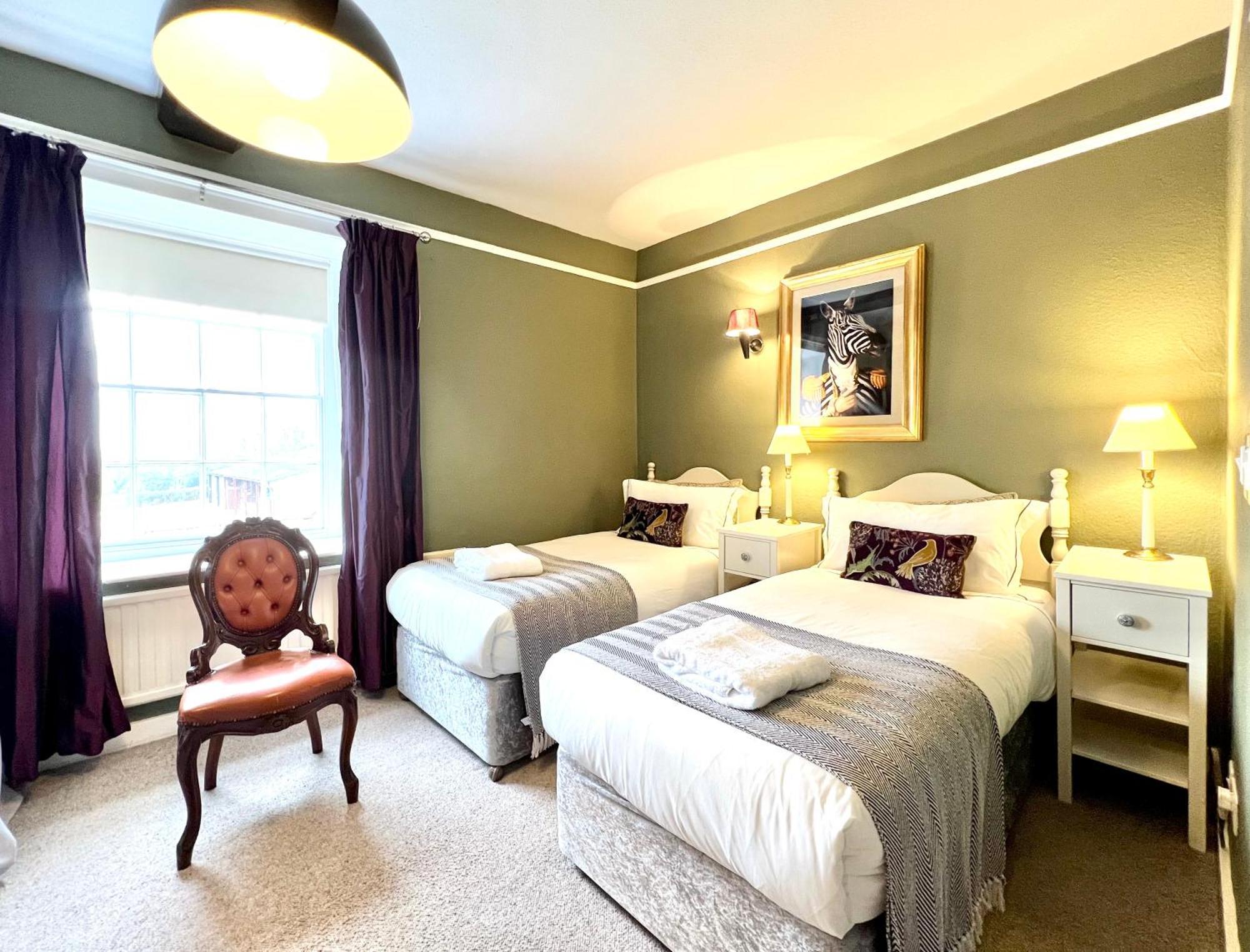 Colthrop Manor B&B Татчъм Екстериор снимка