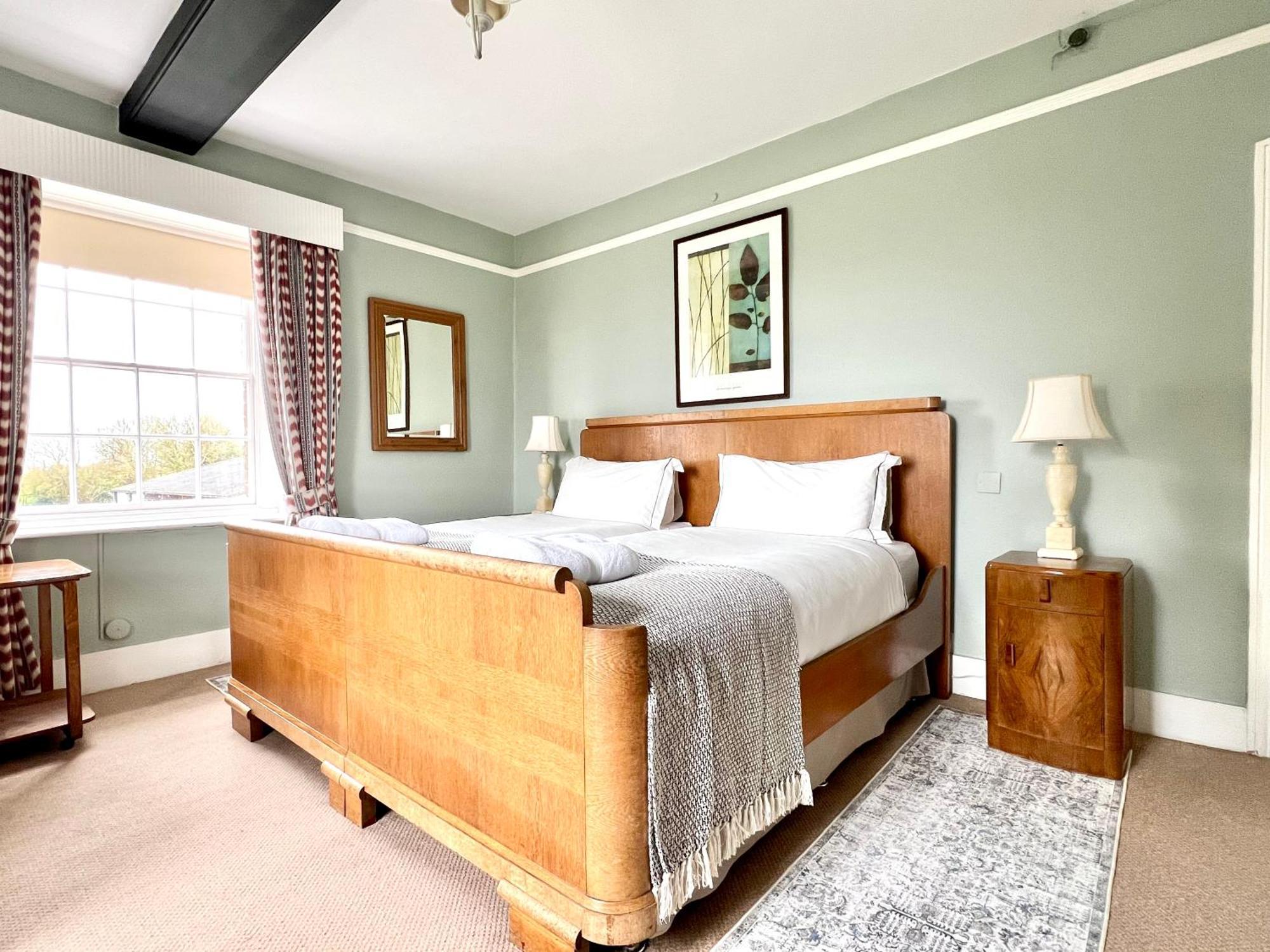 Colthrop Manor B&B Татчъм Екстериор снимка