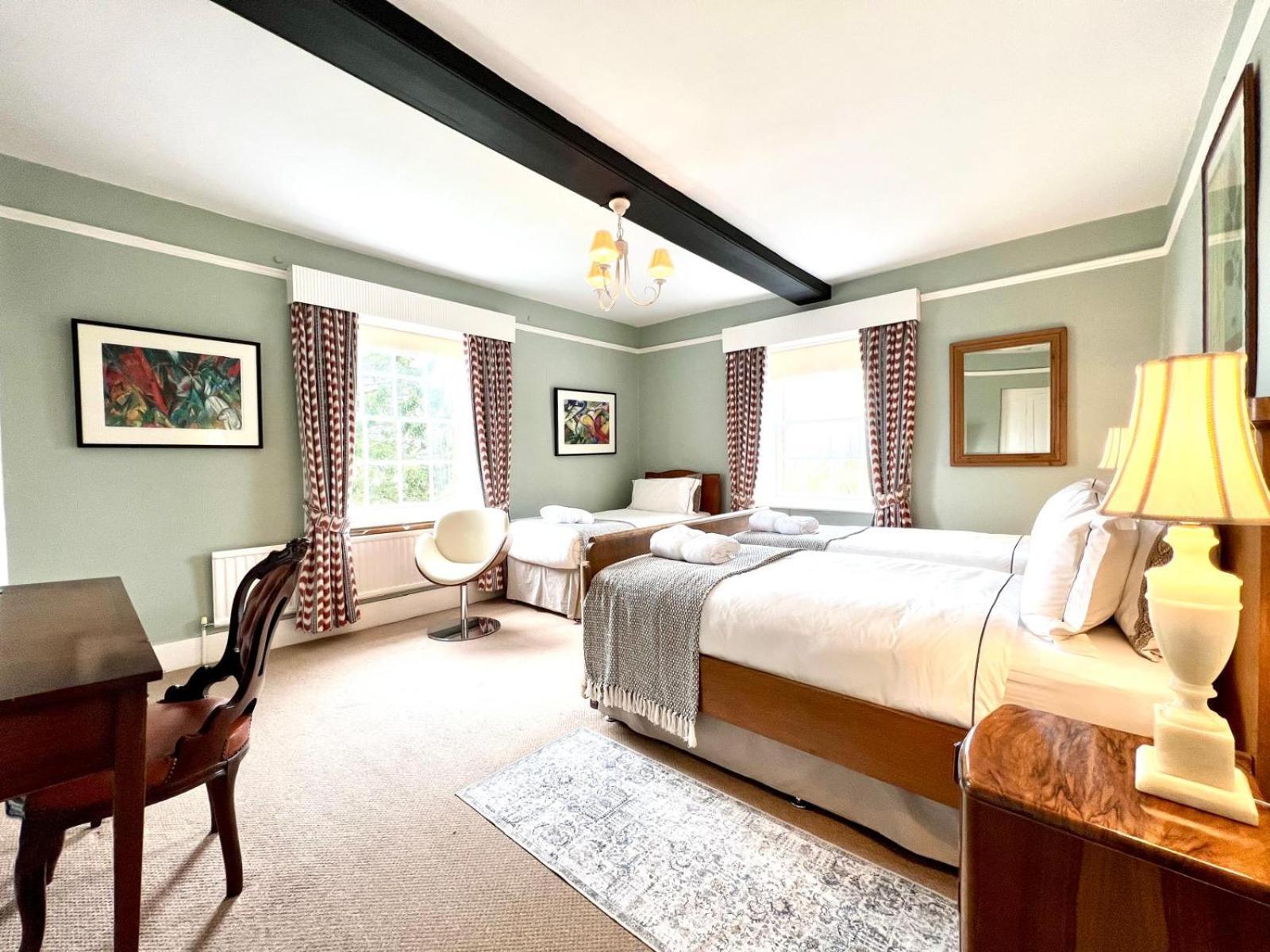 Colthrop Manor B&B Татчъм Екстериор снимка